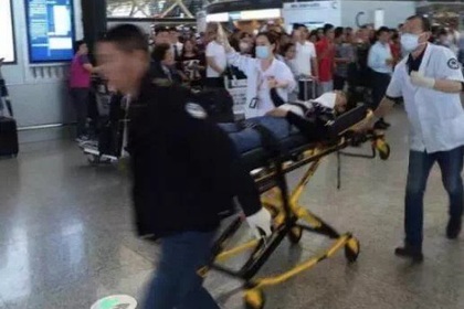 В результате взрыва в шанхайском аэропорту пострадали трое