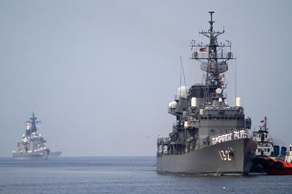 Японию озаботило появление боевых кораблей России и Китая у спорных островов