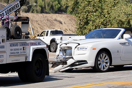 Мать Ким Кардашьян попала в аварию за рулем Rolls-Royce