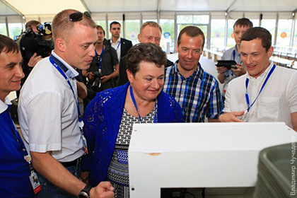 Медведев обсудил с губернатором Владимирской области перспективы биотехнологий