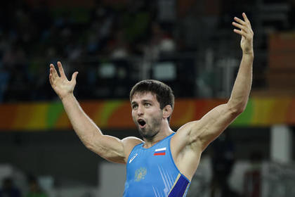 Российский борец Рамонов завоевал золото Олимпийских игр
