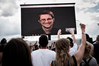 Сноуден заработал 200 тысяч долларов на телемостах с США