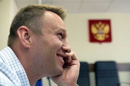 Суд отказался отправлять Навального за решетку
