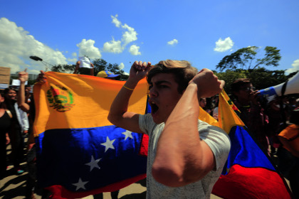 Оппозиция сообщила о пострадавших в ходе протестов против Мадуро