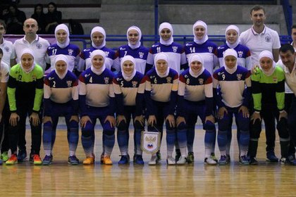 Женская сборная России по мини-футболу сыграла с Ираном в хиджабах