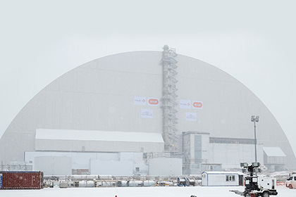 Чернобыльскую АЭС накрыли новым саркофагом
