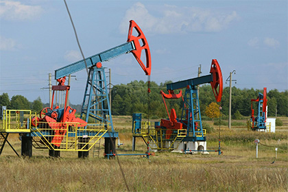 Саудовская Аравия предложила нефтедобытчикам урезать производство