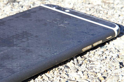 Швейцарская фирма выпустила карбоновый iPhone за 17 тысяч долларов