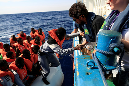 В Средиземном море началась очередная операция по спасению мигрантов