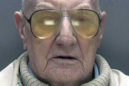 101-летнего британского педофила посадили в тюрьму на 13 лет