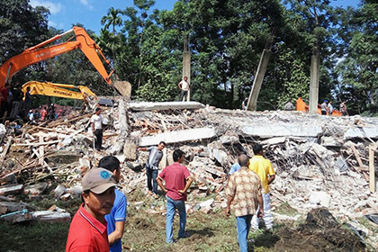 Число жертв землетрясения в Индонезии возросло до 54