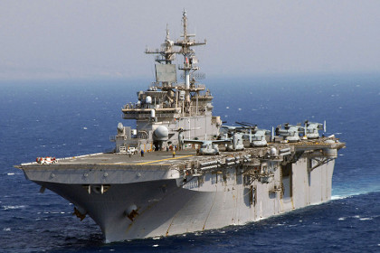 Два десантных корабля ВМС США вошли в Средиземное море
