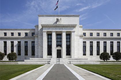 ФРС США впервые за год повысила базовую процентную ставку