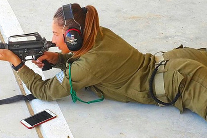 Instagram-аккаунт с «горячими» израильскими женщинами-военными стал хитом