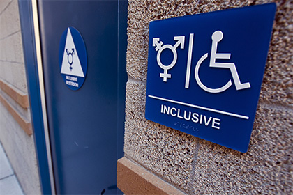 Северная Каролина разрешит трансгендерам беспрепятственно посещать любые туалеты