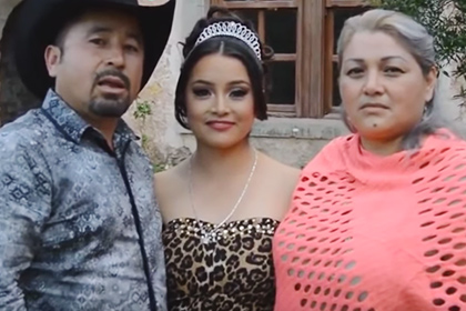 Тысячи людей приехали на день рождения незнакомой мексиканки