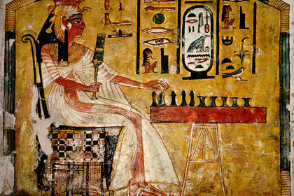 Ученые распознали в найденных в Египте останках мумии колени Нефертари
