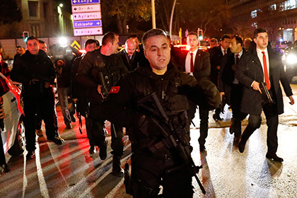В американское посольство в Турции попытался проникнуть вооруженный человек