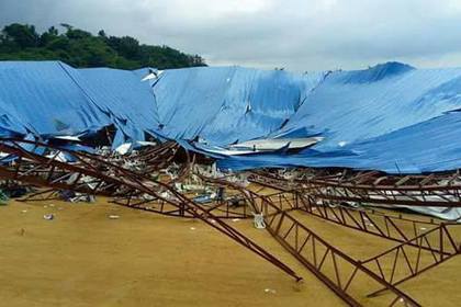 Жертвами обрушения крыши нигерийской церкви стали 160 человек