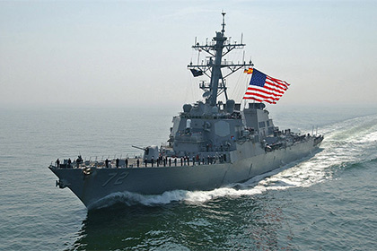 Американский эсминец произвел предупредительные выстрелы по иранским кораблям