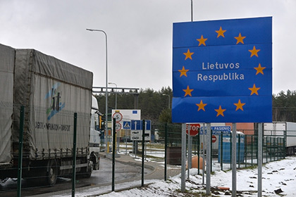 Гражданина Белоруссии отказались пускать в Литву из-за красной звезды на машине