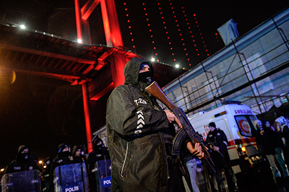 По подозрению в причастности к стамбульскому теракту задержаны восемь человек