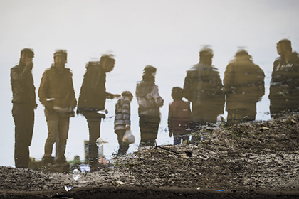 Правозащитники рассказали о жестком обращении с детьми беженцев на Балканах