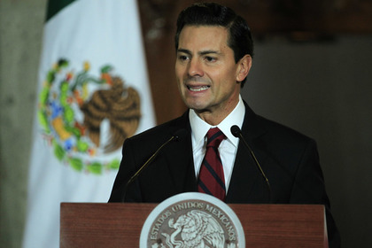 Президент Мексики осудил указ Трампа о строительстве стены на границе