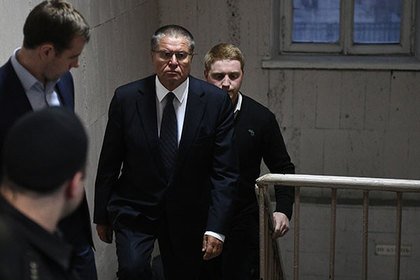 Следствие попросило суд оставить Улюкаева под арестом