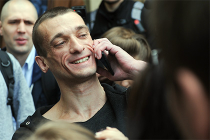 СМИ узнали об эмиграции художника Павленского из России