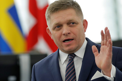 Суд оштрафовал премьер-министра Словакии на 200 евро