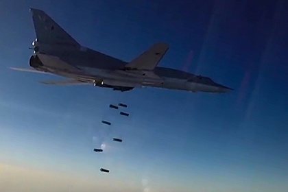 Ту-22М3 нанесли новый удар по штурмующим Дейр-эз-Зор боевикам ИГ