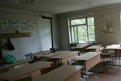 В Грузии работница школы устроила погром и избила учителей
