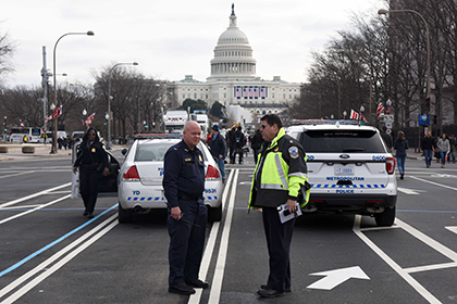 В Вашингтоне противники Трампа побили стекла и подрались с полицией