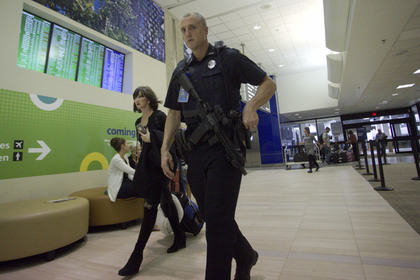 Власти сообщили о 37 пострадавших после стрельбы в аэропорту во Флориде