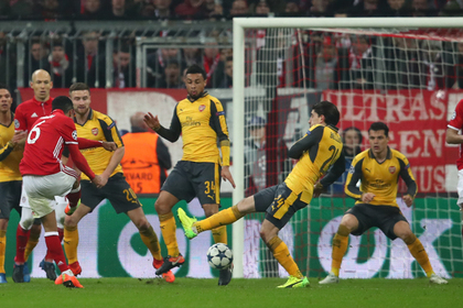 «Бавария» забила пять мячей «Арсеналу» в первом матче 1/8 финала Лиги чемпионов