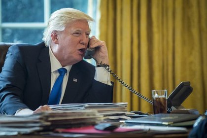 Белый дом начал поиск утечек информации о телефонных переговорах Трампа
