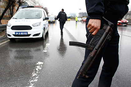 Бывший полицейский с пистолетом устроил переполох у психиатра в Стамбуле