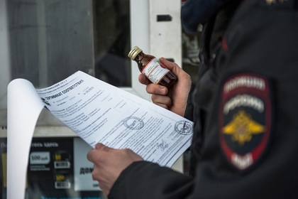C иркутского полицейского сняли обвинение по делу об отравлении «Боярышником»