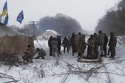 Депутат Рады помешал досмотреть вооруженных участников блокады Донбасса