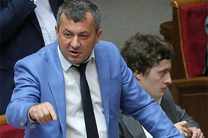 Депутат Рады пригрозил порвать рот коллеге за Порошенко