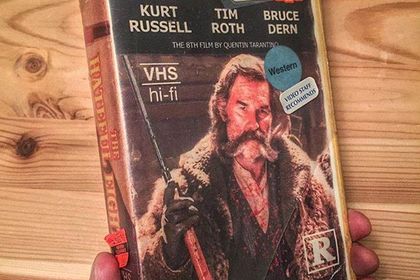 Голливудские блокбастеры превратили в «легенды видеосалонов» на VHS-кассетах