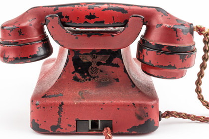 Красный телефон Гитлера уйдет с молотка в США