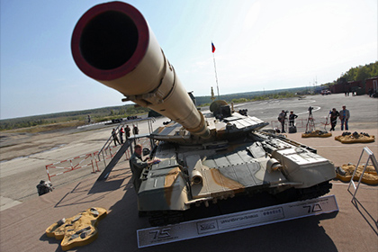 Мантуров сообщил о крупном контракте на поставку Т-90МС на Ближний Восток