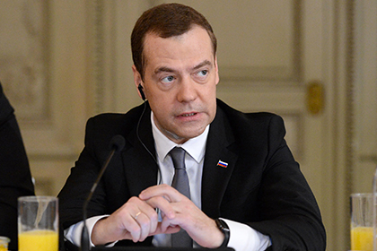 Медведев нашел в России триллионы неработающих на экономику рублей