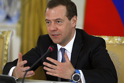 Медведев обзавелся смарт-часами с антенной для рыболовов