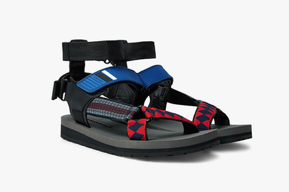 Prada создала «элегантные» сандалии за 420 долларов