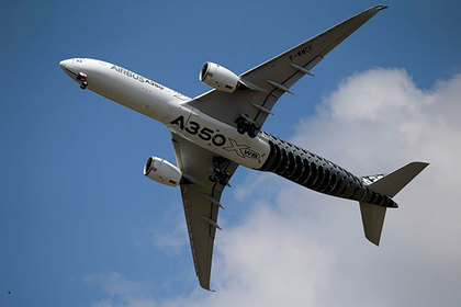 Прибыль Airbus сократилась более чем вполовину из-за военных расходов