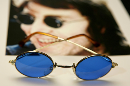 Раздавленные круглые очки Джона Леннона ушли с молотка за четыре тысячи долларов