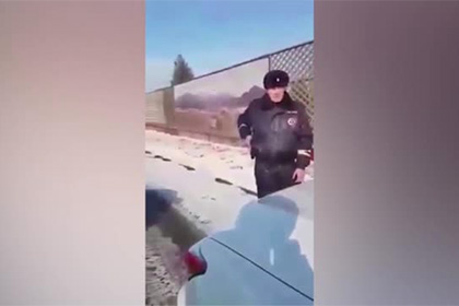 Сбивший гаишника в Северной Осетии вооруженный автомобилист попал на видео